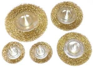 BROSSES METALLIQUES CIRCULAIRES ASSORTIES