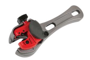 COUPE TUYAU 3 - 13 MM AVEC FONCTION CLIQUET