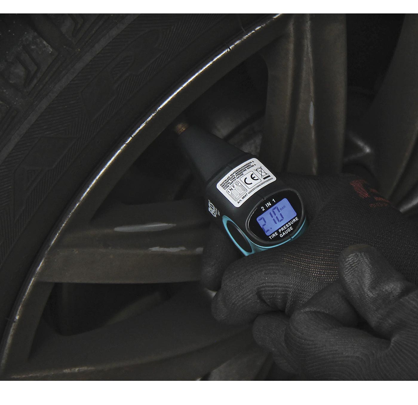 / Jauge de profondeur digitale pour le contrôle d'usure des  pneus > Outillage auto > Univers du pneu et la roue > Contrôles > Jauge de  profondeur digitale pour le contrôle