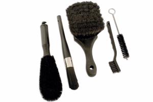 JEU DE 5 BROSSES DE NETTOYAGE POUR AUTO MOTO VELO